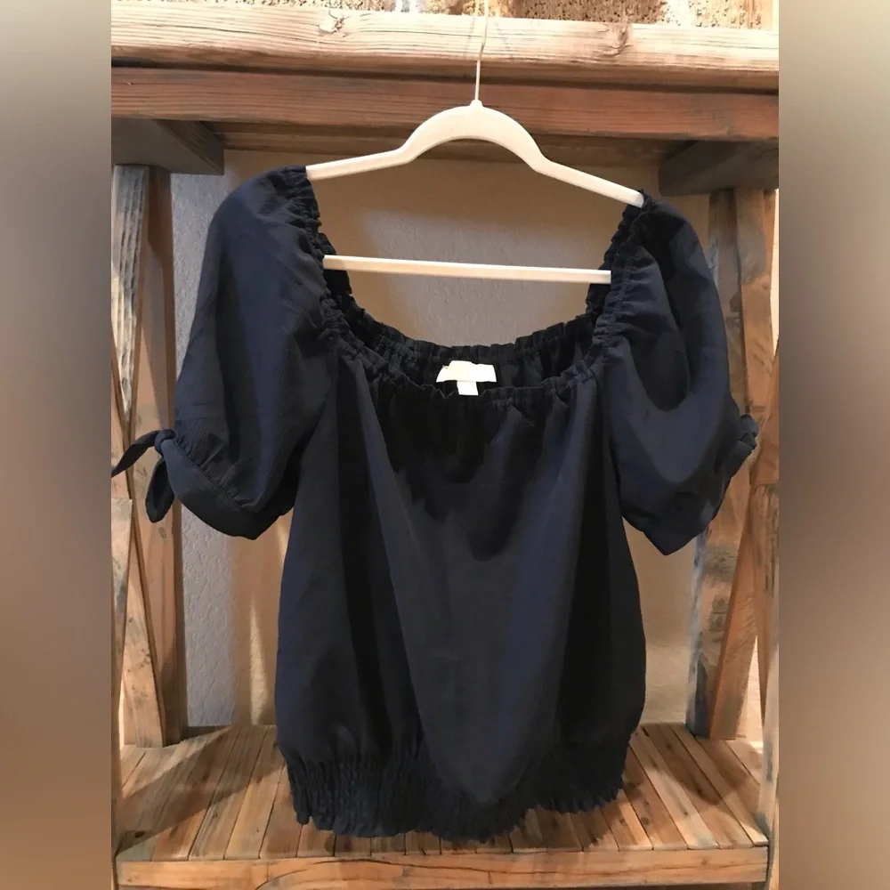 *Michael Kors* Neutral Tops Bundle of 3: Blue (M) & X2 Black (L) - Picture 3 of 16